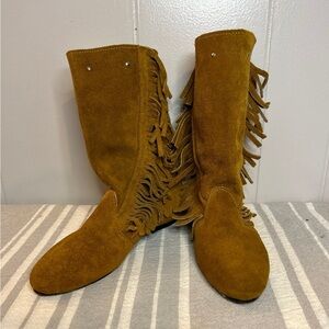 Ladies Size 6 Brown Suede Fringe Boot